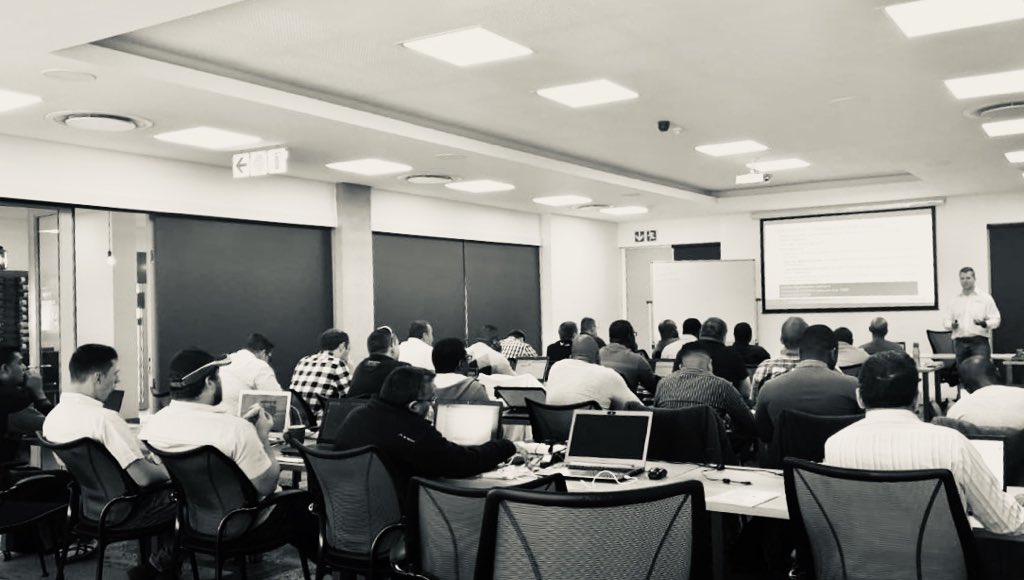 TeracoDC's tweet photo. It’s the first edition of #TeracoTechDays with a full house - #BGP training today, followed by @Azure tomorrow. Many thanks to the trainers: @AristaNetworks and @MicrosoftSA @NAPAfrica_IX making it possible. #peering #cloud https://t.co/HkyBFXaZcB