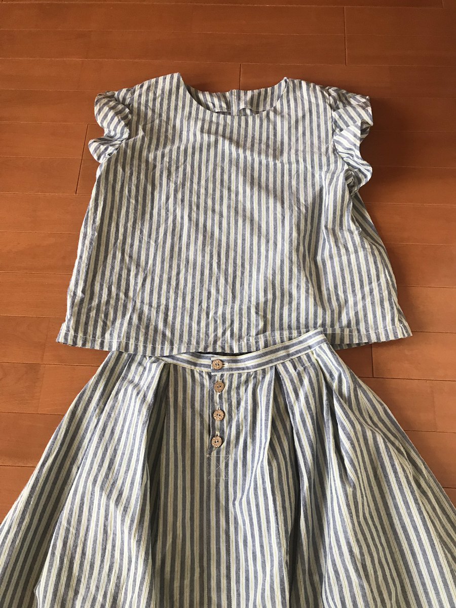 Twitter पर あずき 去年日暮里で買った布でセットアップを作り 布が余ってるので 気のきいたいつもの服 からパフスリーブブラウスを袖口タックやからそこまで甘過ぎないと思うんやけど 罒 開きが無いので首周りガバッとしちゃうのは気になる所かな Twitter पर あずき 去年日暮里で買った布でセットアップを作り 布が余ってるので 気のきいたいつもの服 からパフスリーブブラウスを袖口タックやからそこまで甘過ぎないと思うんやけど 罒 開きが無いので首周りガバッとしちゃうのは気になる所かな