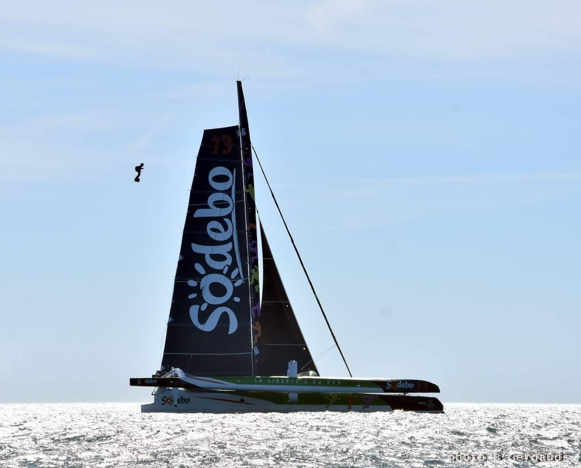 alex_picot's tweet photo. Le drone c'est déjà has been pour faire de la vidéo aérienne dans la voile ! 
Un jet pack, une go pro en frontale et le tour est joué ;-) https://t.co/EiUZHj8Urn