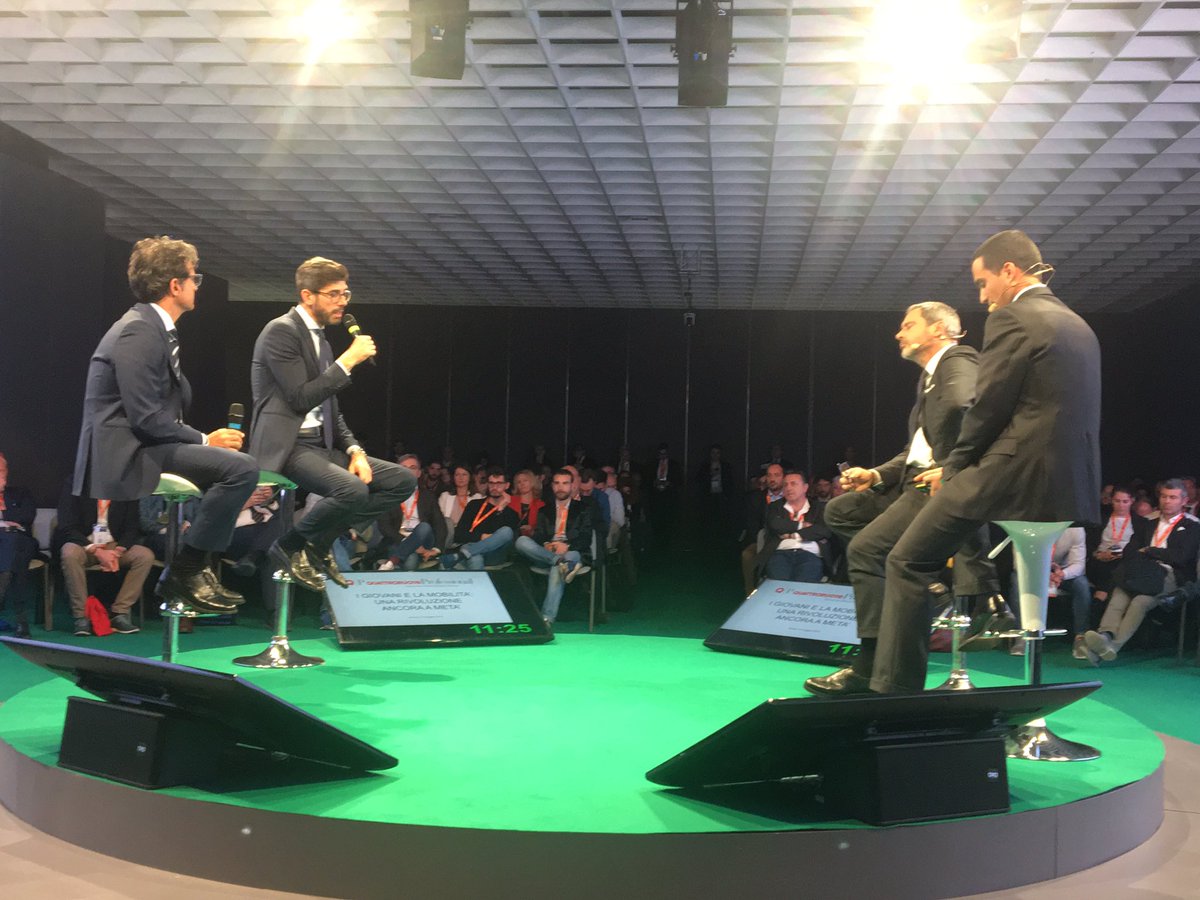 I giovani acquistano l’auto? Come? Al #dealerday con <a href="/quattroruote/">Quattroruote</a> @Bain_Italia <a href="/SEATItalia/">SEAT Italia</a> <a href="/GruppoIntergea/">Gruppo Intergea</a> #quattroruoteprofessional