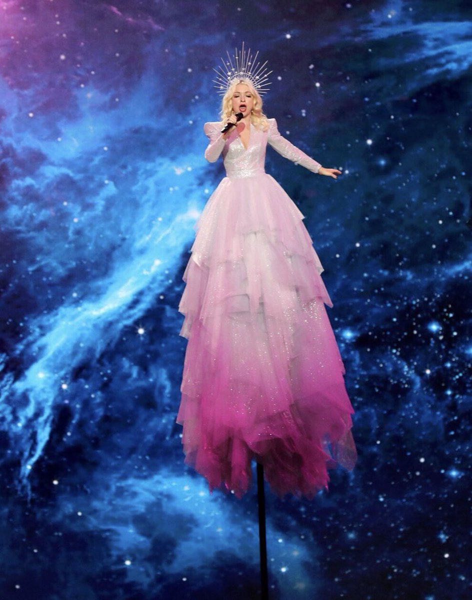 ZiValeriax's tweet photo. Soreeeeee a Maronn e l’ Aaaaaaarrrc... solo alcuni capiranno ma va bene così #Eurovision #funvision https://t.co/u1D7bWH6fK