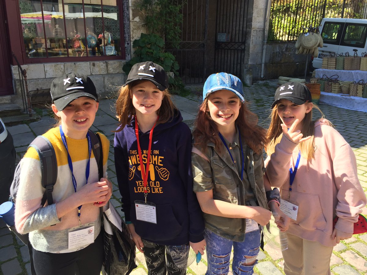 MaisonClaireFontaine tweet media