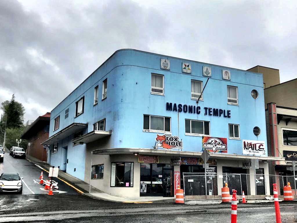 A friend of mine, who is on a cruise, found this masonic building in Alaska. It is under the jurisdiction of the Grand Lodge of Alaska which is recognised by UGLE. I shouldn’t have thought they do Emulation there.