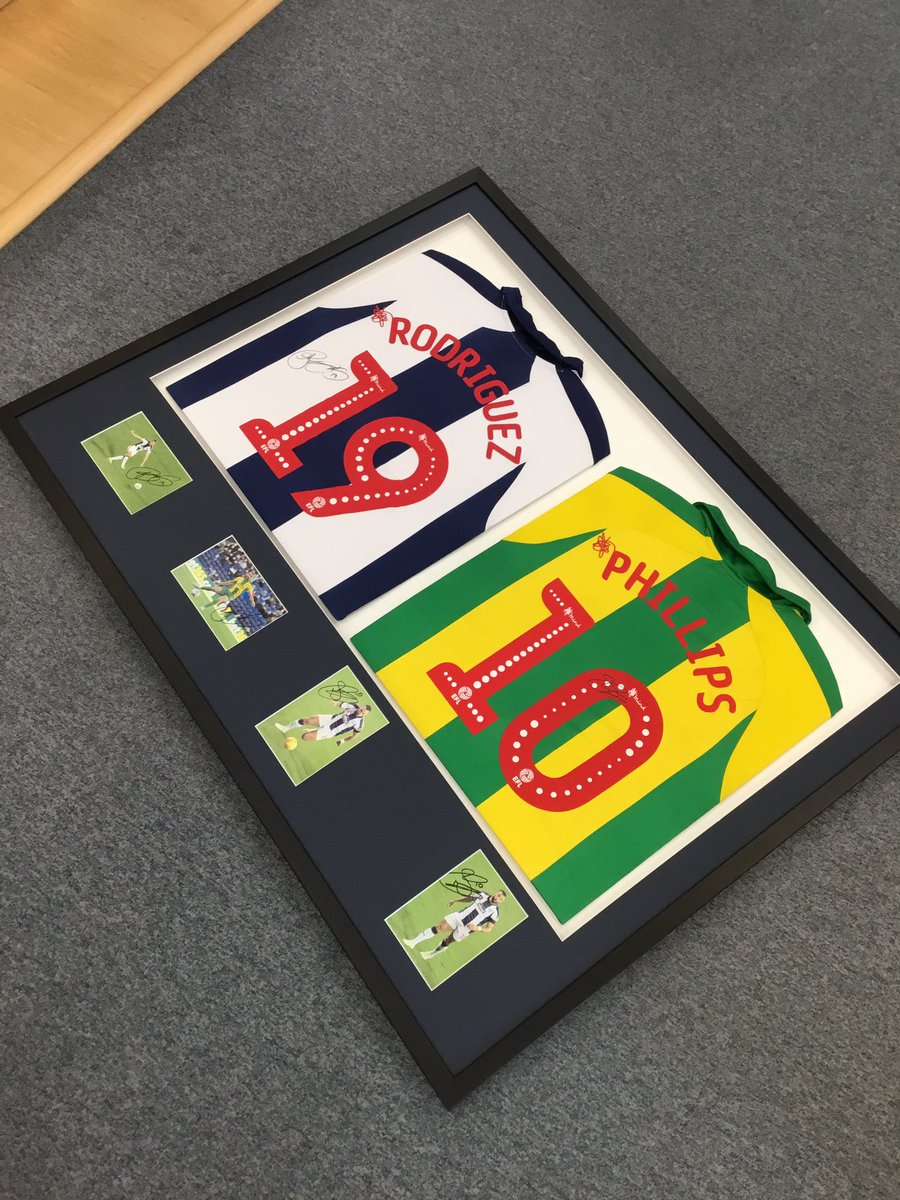 SpeedFrameLtd's tweet image. Double shirt frame - size doesn’t stop us from achieving what you have in mind! Shirt framing amongst one of our specialities 😎👌🏻

#Framing #Bespoke #BespokeFraming #BoxFrame #DoubleShirtFrame #Football