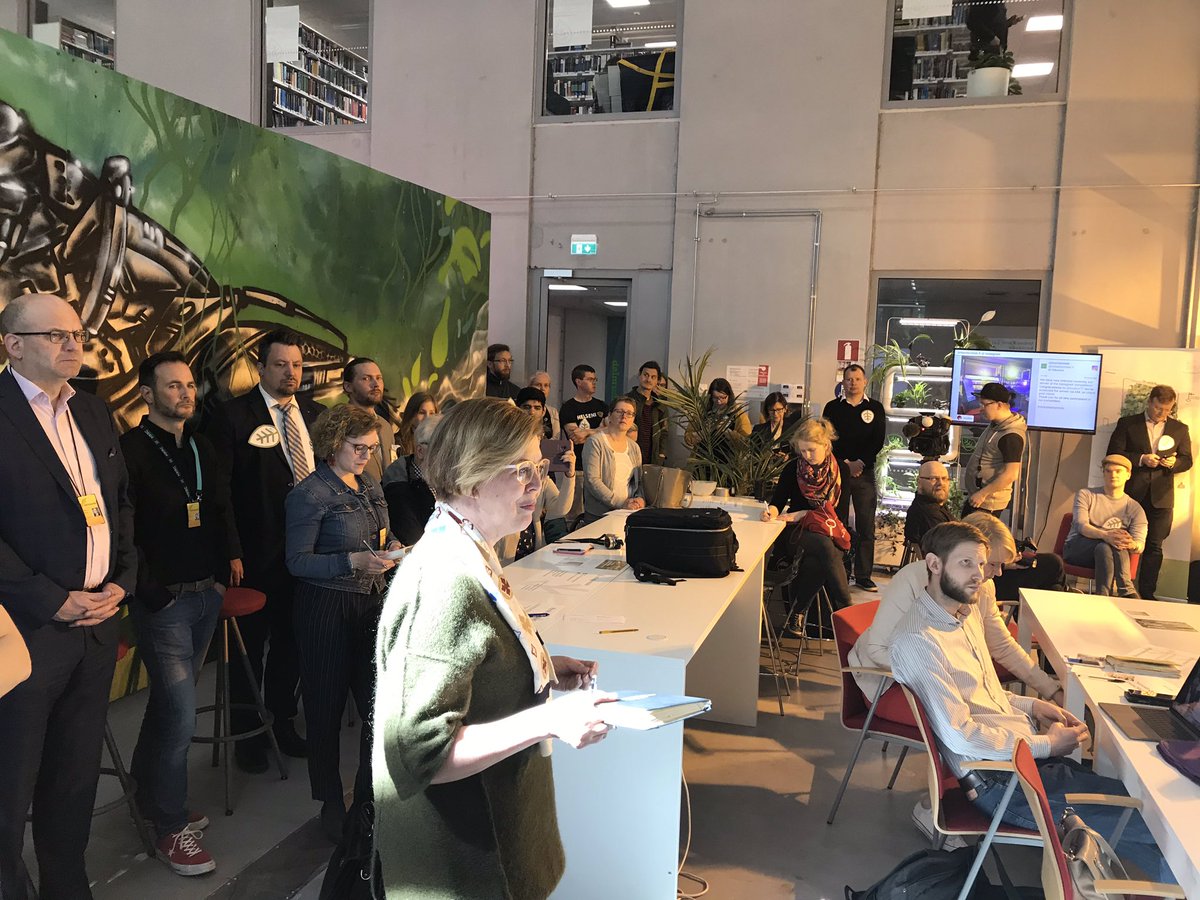 Tänään julkistetaan <a href="/SitraFund/">Sitra</a> <a href="/metropolia/">Metropolia</a> #urbanfarmlab hanke Hyvin #media paikalla #kaupunkiviljely kiinnostaa #kiertotalous #urbanfood