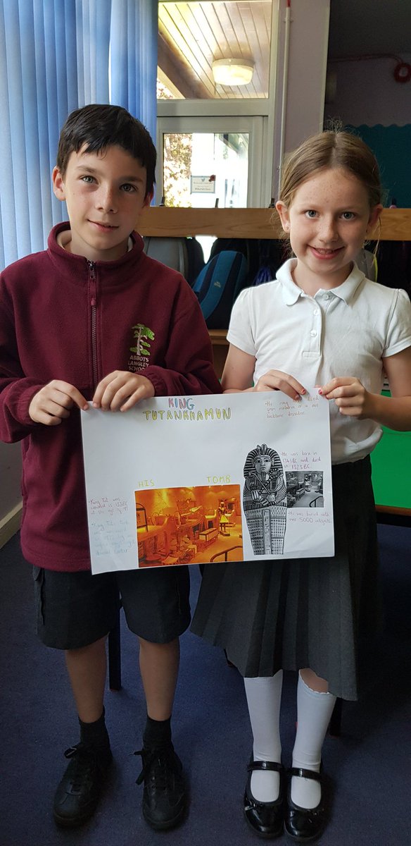 SamraMalhotra's tweet photo. We sorted relevant and irrelevant sources of information to create posters about King Tutankhamun. We learnt and shared facts about his life,  his death and the discovery of his tomb @MissHoltsClassx #abbotshistory 🔍📝🖍 https://t.co/xZ6uJHhiKj