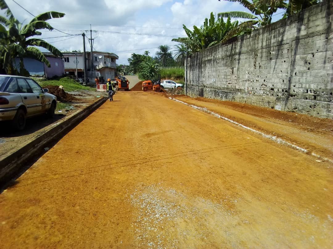📍Voie 68

➡️Décaissement de la chaussée
➡️Compactage de la plateforme

🚧🚜

#NousSommesTousConcernés
#Gabon