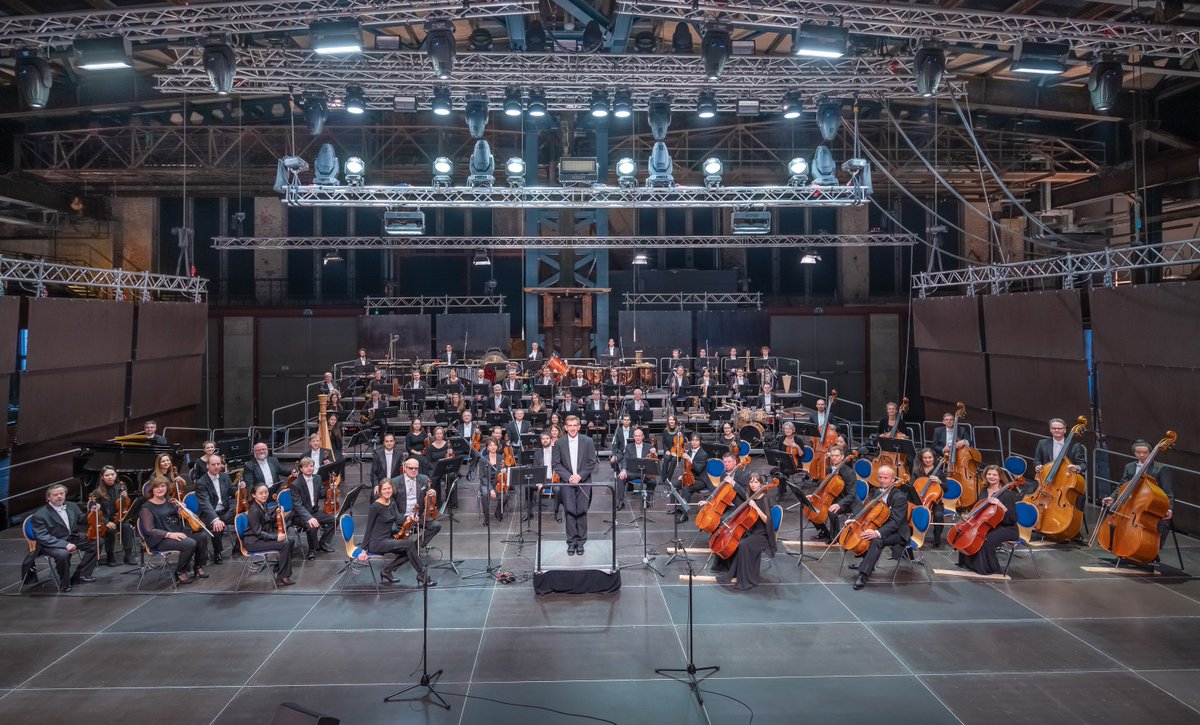 uniGoettingen's tweet photo. Kulturfans und solche, die es werden wollen, aufgepasst: Am 7. Juni gibt es das traditionelle Konzert für Universitätsangehörige. Dieses Mal mit Schostakowitsch, Strawinsky und "Carmina Burana". Kurz: Es wird laut und es wird gut! Tickets und mehr Infos: https://t.co/1wddQXfdwZ https://t.co/dJ99cWPoHK