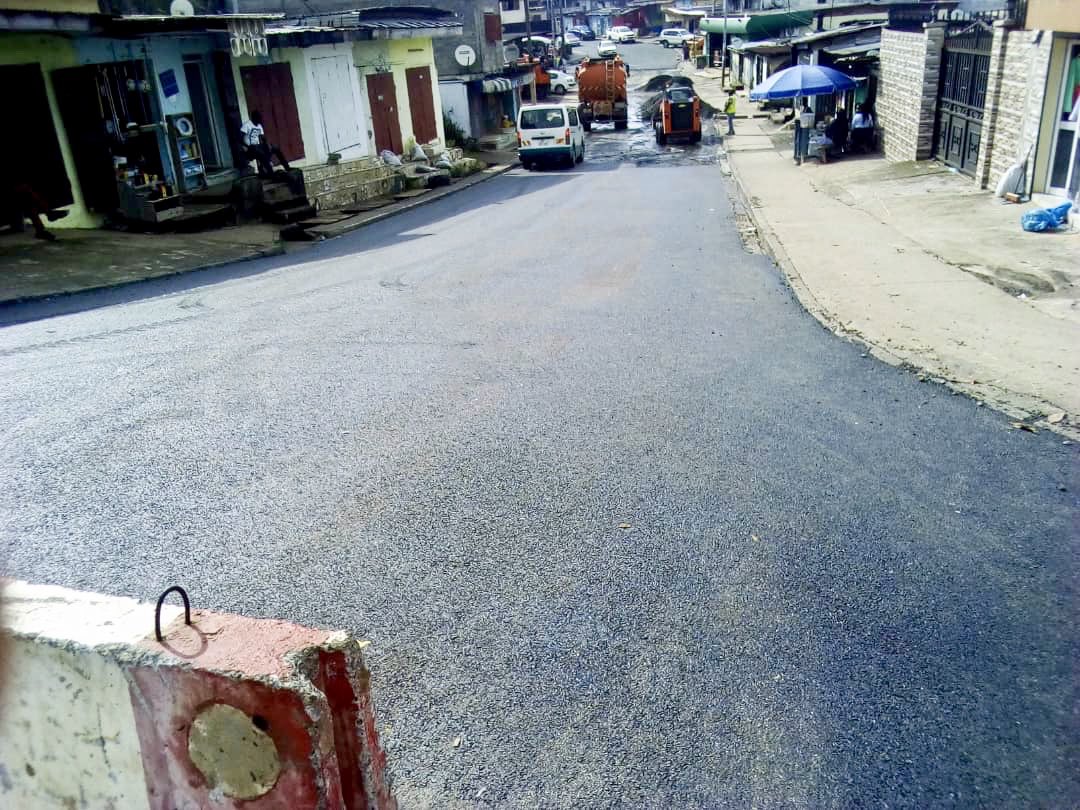 📍Ozangué

➡️Application du béton bitumineux

🚧🚜

#NousSommesTousConcernés 
#Gabon