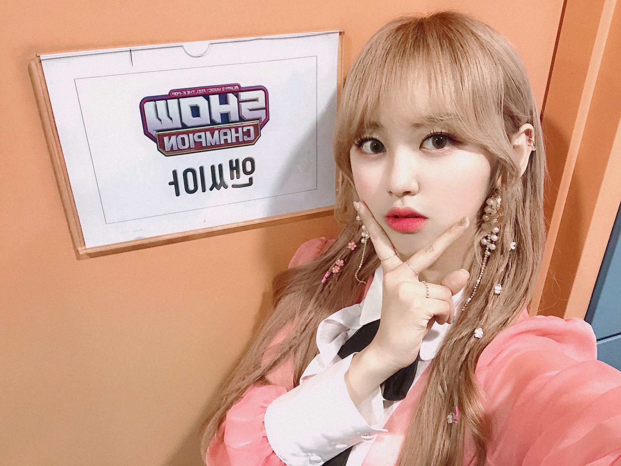 D6mY2aZU0AABb3l.jpg:large