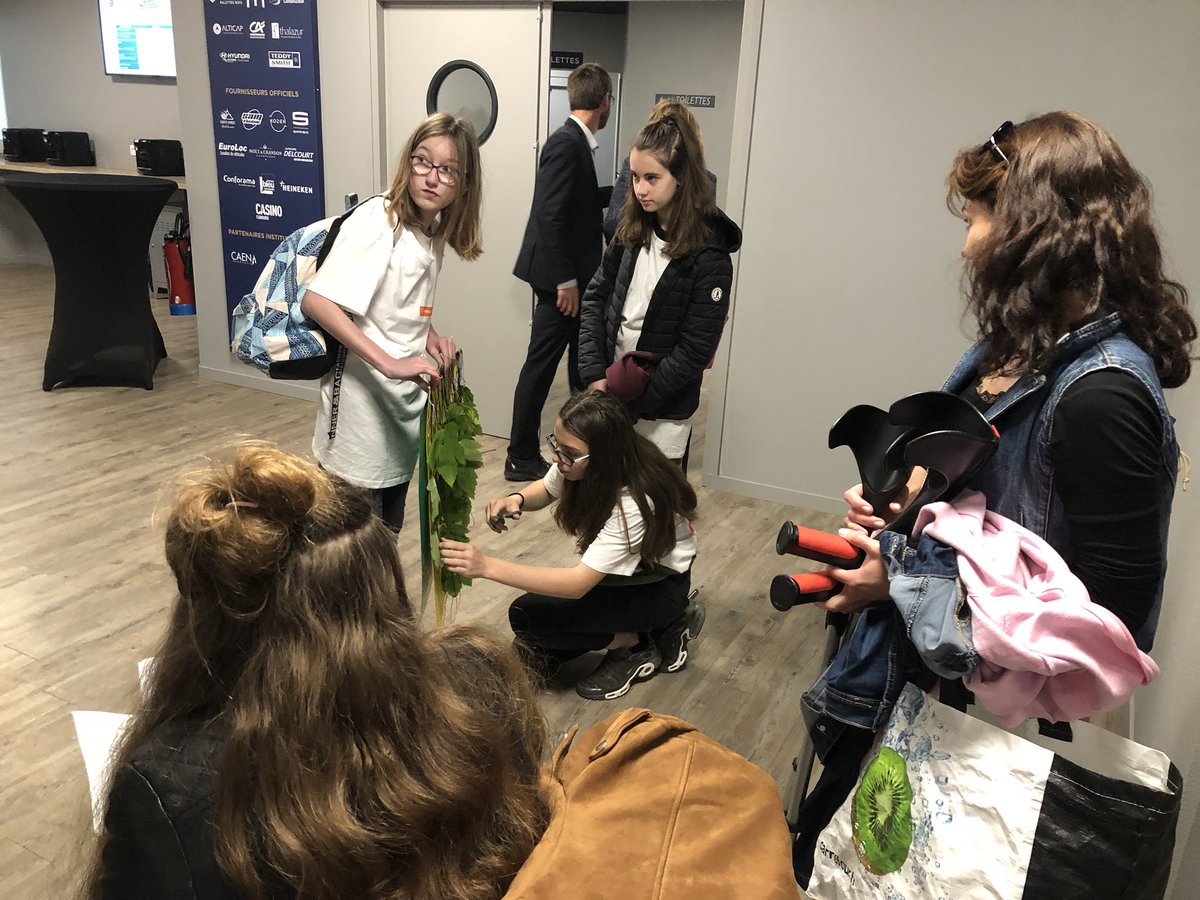 Soutenance des mini-entrepreneuses de la petite ferme d’Arlette au stade #MicheldOrnano  

<a href="/EPANormandie/">EPA Normandie</a> <a href="/acCaen/">AccAEN 🐭</a> #élèvesVimoutiers #REP #Petitefermedarlette