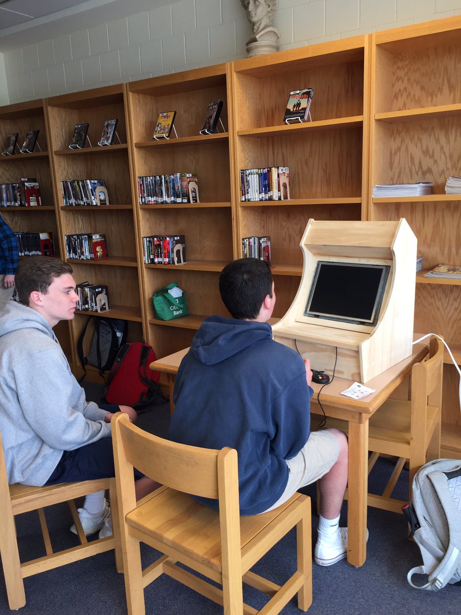 SHSBlueKnights's tweet photo. SHS tech faire in full swing https://t.co/G4lsTXk0X0