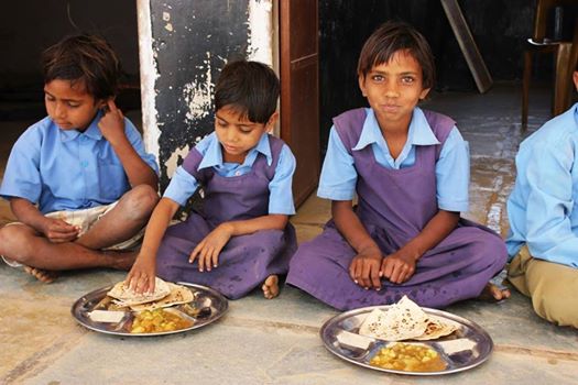nvcharityf's tweet photo. Millions of children in India go to bed hungry because their parents/guardians are not able to purchase food for them. #children #schools #help #food #hungry  https://t.co/9vRwOkXKAa https://t.co/OB0cQPYDS8