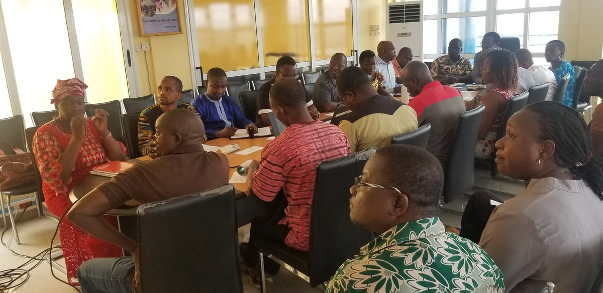 DDJOUMA's tweet photo. #Dori. Les équipes des #ONG & @onubf actives dans la réponse #humanitaire dans la région du #Sahel se réunissent ce 15 mai pour mesurer les actions réalisées au cours des 2 dernières semaines. Tous les secteurs de coordination sont représentés à cette réunion #Intersectorielle. https://t.co/TnKd8WJsUv