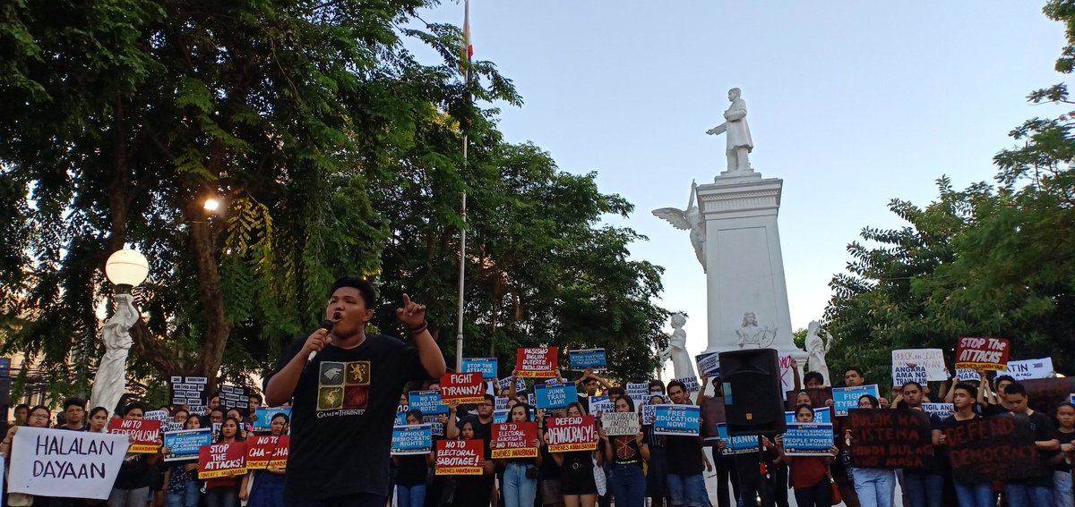 abegailkbilan's tweet photo. HAPPENING NOW: Two days after the 2019 midterm polls, various youth groups gathered to condemn the alleged electoral sabotage and fraud at Plaza Rizal, Naga City on Wednesday, May 15.

@MovePH @rapplerdotcom https://t.co/YRjs2NjNjD