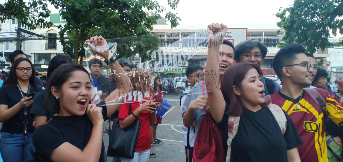 abegailkbilan's tweet photo. HAPPENING NOW: Two days after the 2019 midterm polls, various youth groups gathered to condemn the alleged electoral sabotage and fraud at Plaza Rizal, Naga City on Wednesday, May 15.

@MovePH @rapplerdotcom https://t.co/YRjs2NjNjD