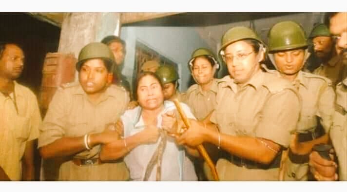 manisha__gupta's tweet photo. Mamata Banerjee has forgotten her days.
She is doing exactly what had dethroned CPM from power back then.

It's high time people of Bengal think beyond caste &amp; state, think about the nation as a whole.

#SaveBengalSaveDemocracy #BengalWithBJP #AbkiBaar300Paar https://t.co/lbkeP8yWWR