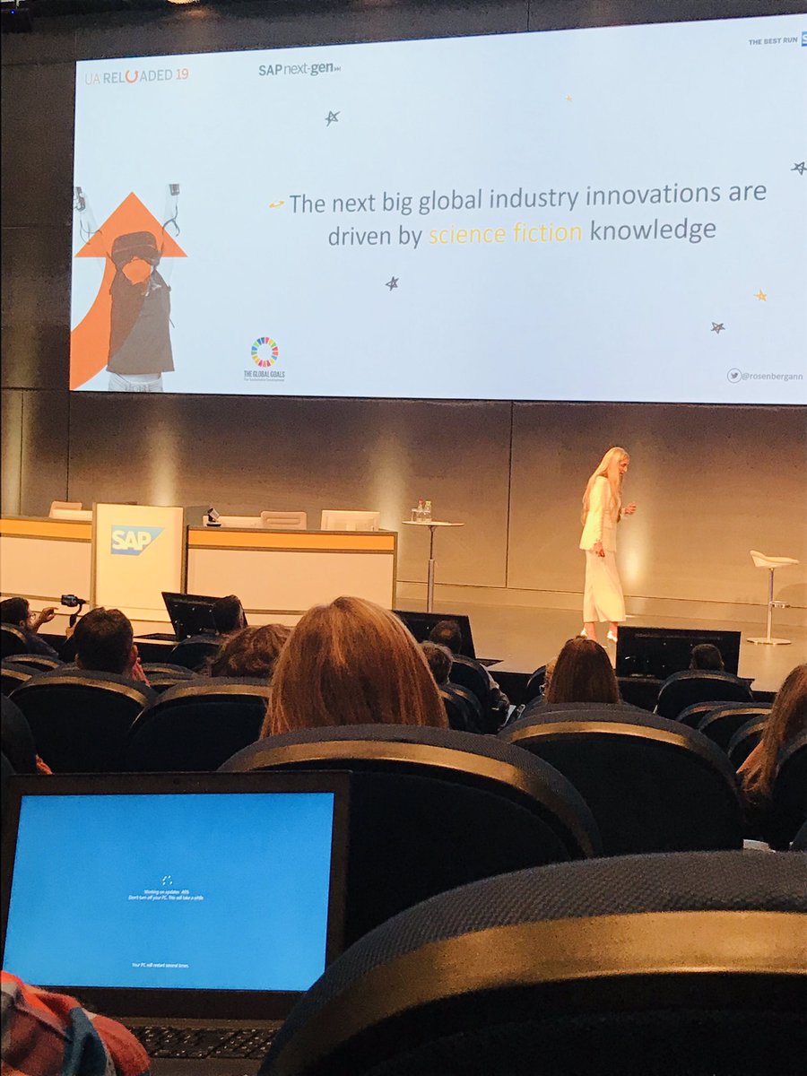 Why you should watch science fiction Movies at work - Microsoft is „working on“ that obviously <a href="/rosenbergann/">Ann  Rosenberg</a> #uareloaded #innovation