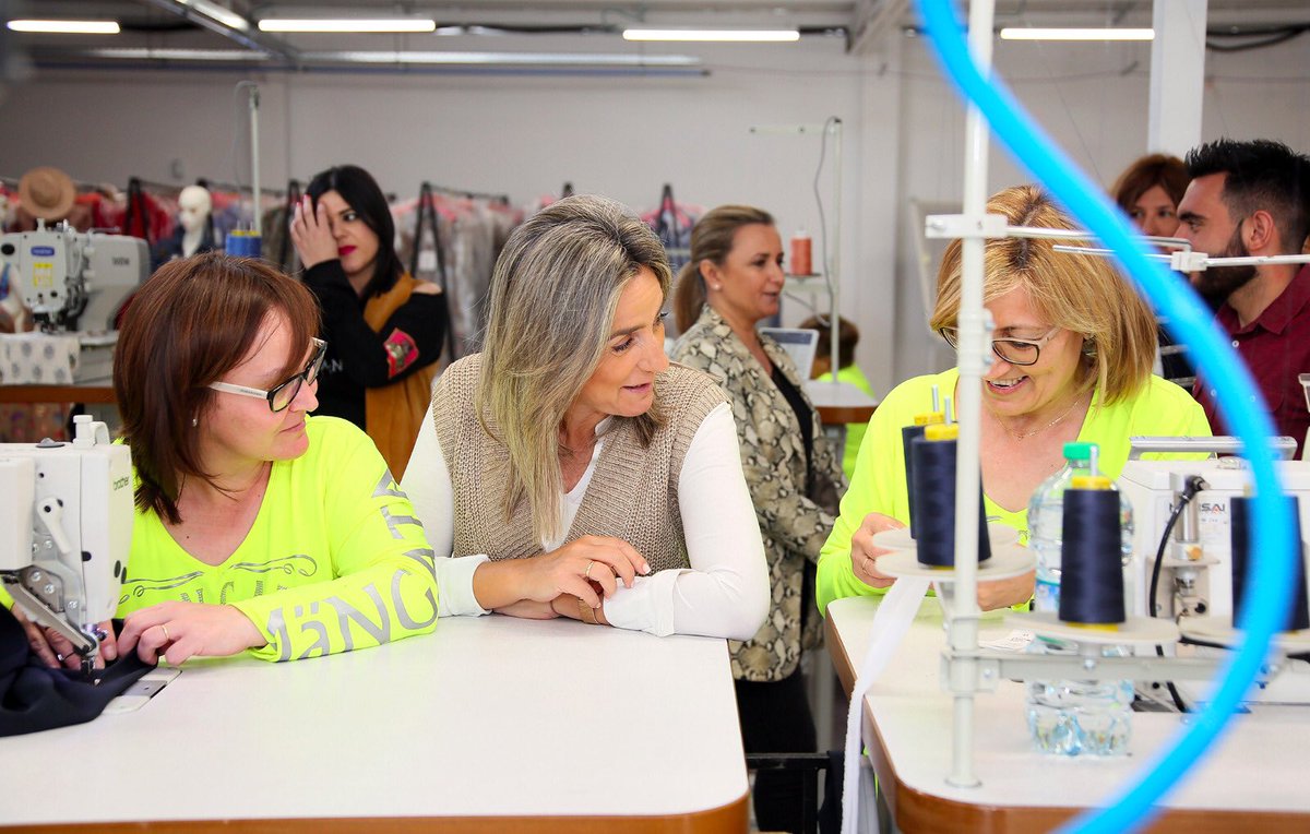 milagrostolon's tweet photo. Las personas con capacidades diferentes que requieran de nuestra colaboración para emplearse tendrán una plataforma de empleo municipal que mediará entre colectivos y las empresas de la ciudad para promover su integración sociolaboral. Así lo he expresado hoy en @COCEMFE_ Toledo. https://t.co/SZExhdbykV