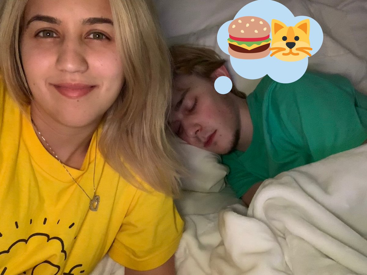 JimenezChilly's tweet photo. Like if I should wake them up to give me attention and comment if I should just go to sleep 🤣 @supermariologan https://t.co/lP9qVyd1QX