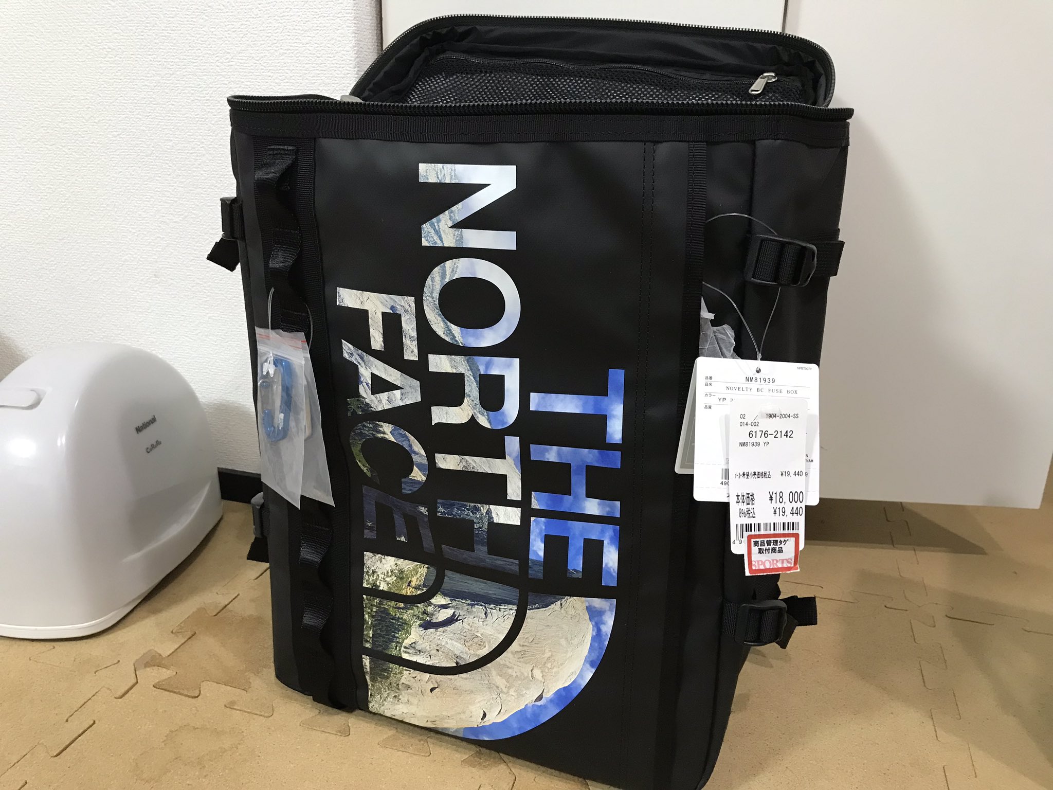 Shoya H ショーヤ 収納力ヤバいやつが来た笑笑 Thenorthface ヒューズボックス ノースフェイス T Co Axvgbddq1h Twitter