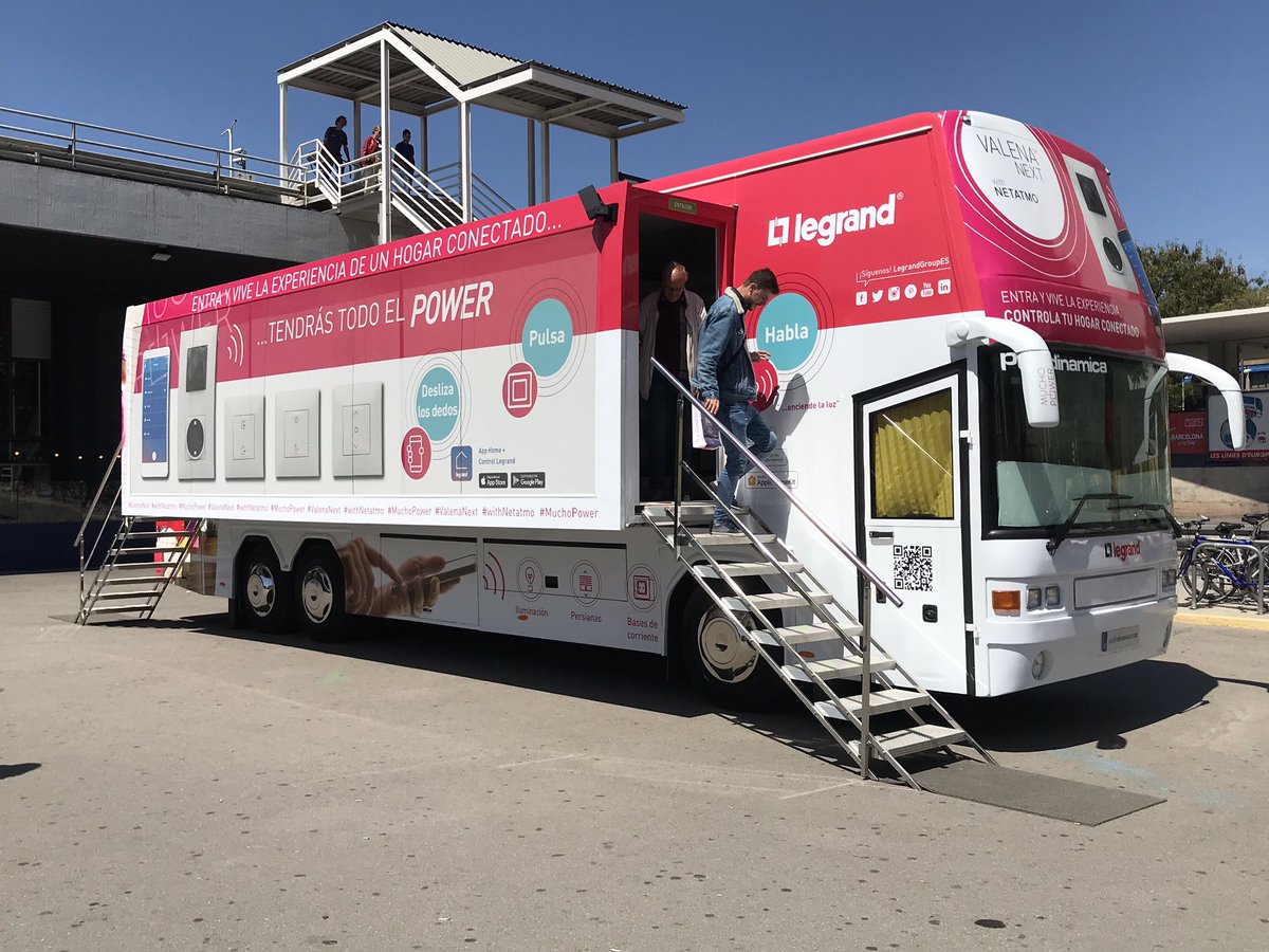 iElektro_es's tweet photo. ¡Estamos en el autobús de @LegrandGroupES! 😍 https://t.co/MiGrYcEhMR
