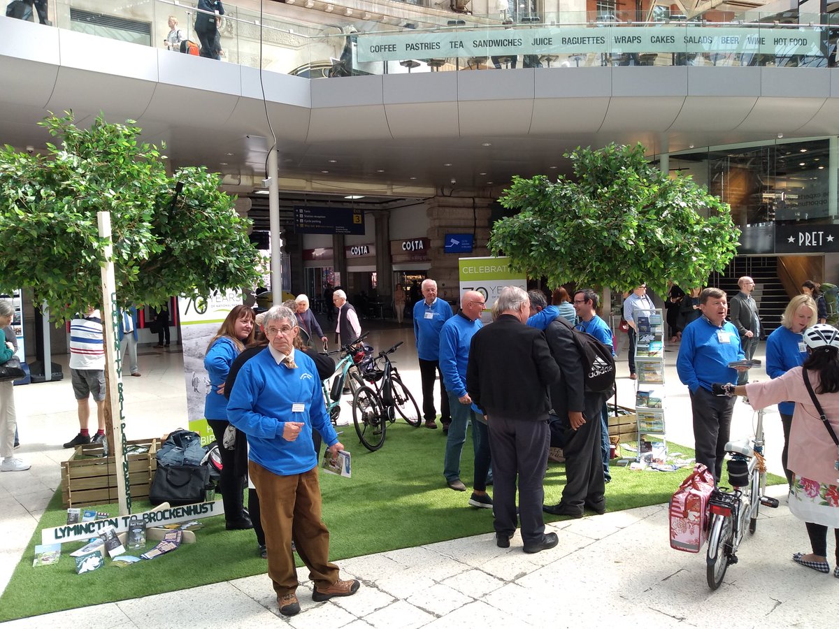 Anders Hanson (@andershanson) on Twitter photo Busy morning so far at #CommunityRail in the City. A summer holiday flashmob at King's Cross, Mayflower ship and Claude the Crab at Liverpool Street and a countryside scene at Waterloo @ACoRPOffice <a href="/AliceGarlick/">Alice Mannion</a> Busy morning so far at #CommunityRail in the City. A summer holiday flashmob at King's Cross, Mayflower ship and Claude the Crab at Liverpool Street and a countryside scene at Waterloo @ACoRPOffice <a href="/AliceGarlick/">Alice Mannion</a>