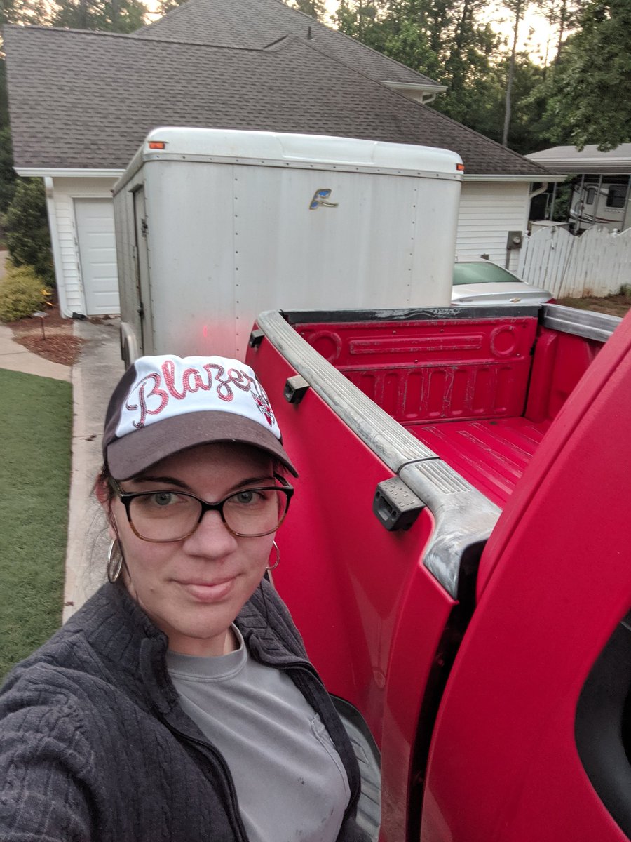 ReedBecki's tweet photo. Taking Ol' Big Red on a day trip to Blazers Nation https://t.co/CtTjUw1vRi