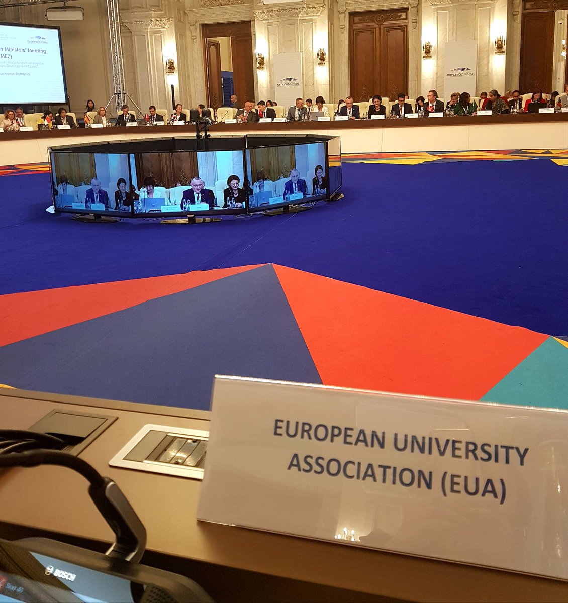 therese_zhang's tweet photo. Kick starting @AsiaEuropeMtg Ministerial meeting with @TNavracsicsEU and RO Minister Andronescu. #SDGs #balancedmobility on the agenda https://t.co/UXpmcImkFv