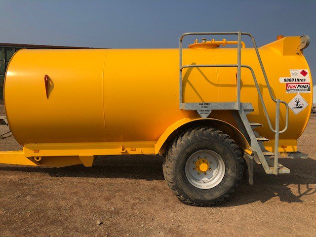 GCEHireFleet's tweet photo. We have a #Fuelproof 9,000 litre, fast fill bowser for hire/sale. For more details, please call Josh on 07808271270 or email sales@gcehirefleet.com #plantsales #planthire #fastfillbowser #fuelbowserhire #earthmoving #heavyhaulage #heavyhaulers #heavyearthmoving #heavyplant https://t.co/qRewdzNsF0