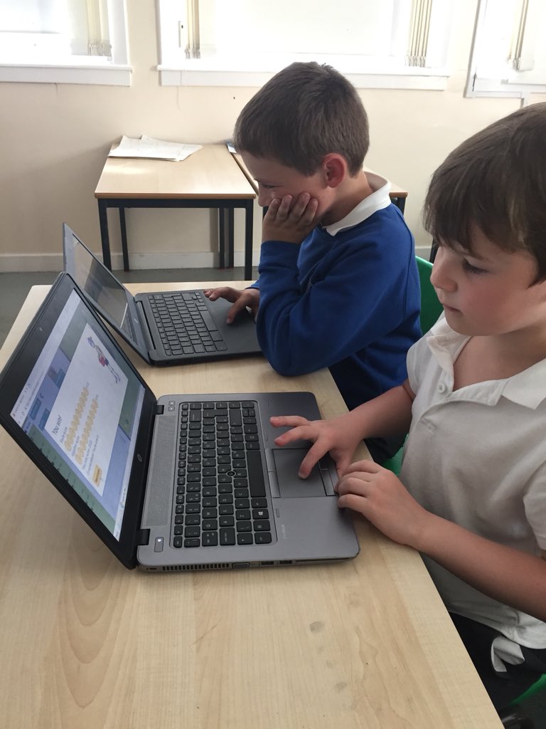 ThornhillPS1's tweet photo. P3/4 were getting to grips with some simple coding this morning as part of their Digital Learning Week. #TPSdigital #NDLW2019 #stirlingloveslearning https://t.co/Xwn3hZfUGF