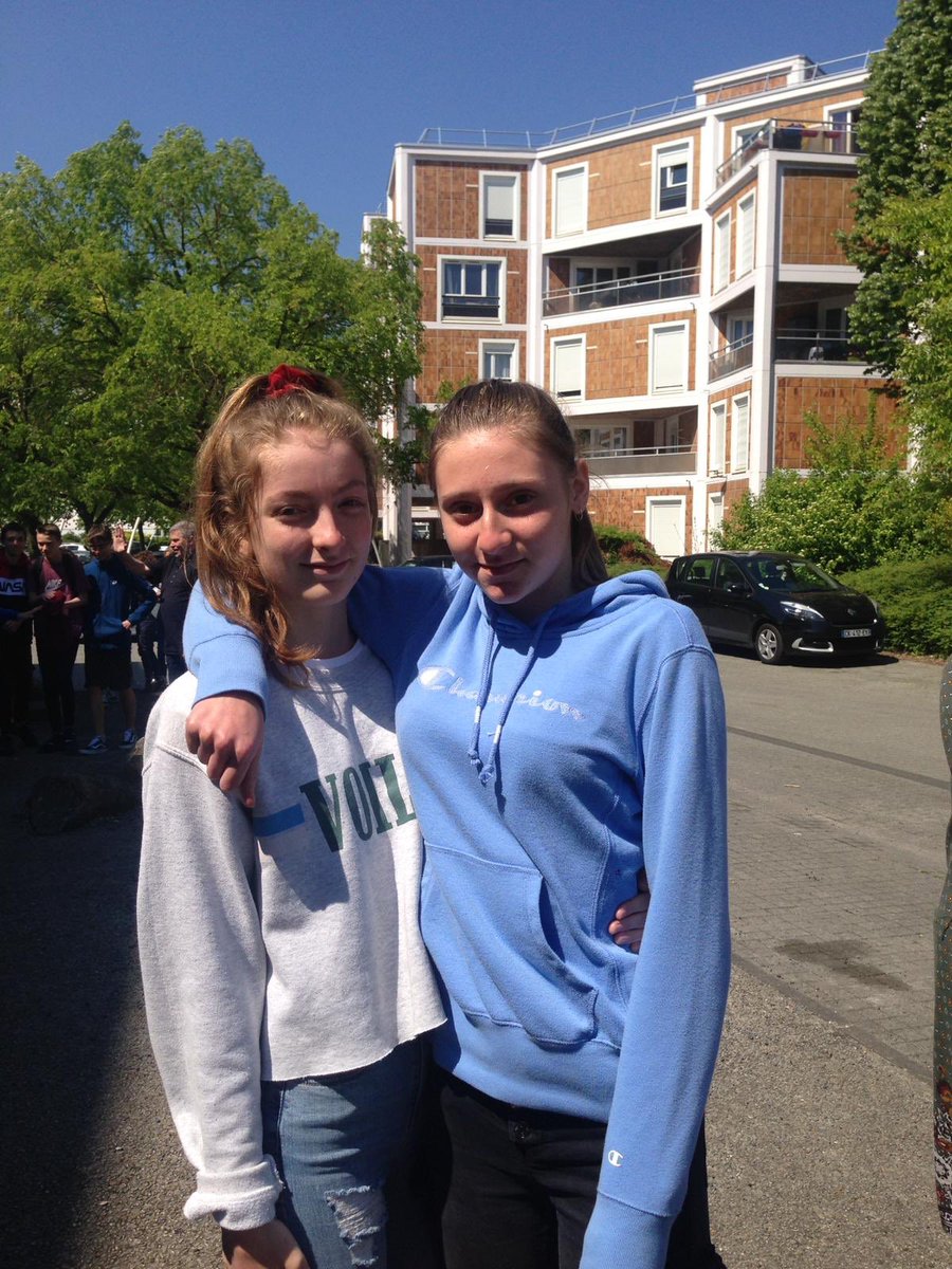 bhsmodlangs's tweet photo. Never easy to leave. Au revoir, à bientôt et merci beaucoup les amis XX #frenchexchange2019 https://t.co/hc0p2eyuVH