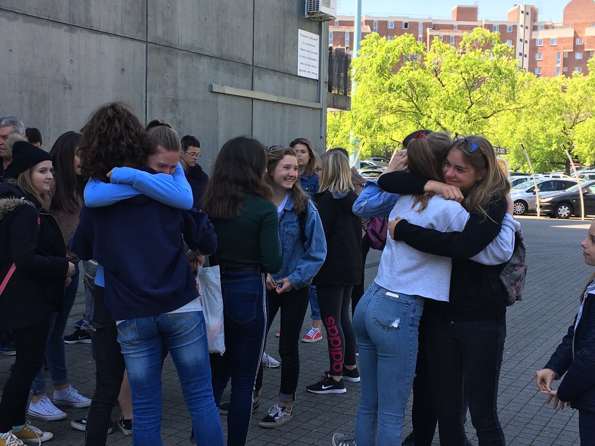 bhsmodlangs's tweet photo. Never easy to leave. Au revoir, à bientôt et merci beaucoup les amis XX #frenchexchange2019 https://t.co/hc0p2eyuVH