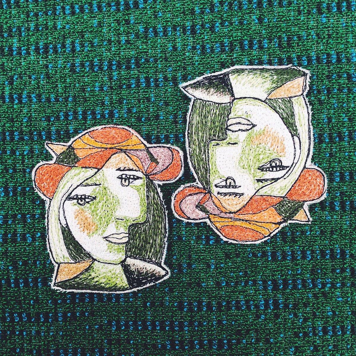 alittlevintage1's tweet image. Portrait of a Woman 1938 🧡#threaddrawnartwork #PabloPicasso
#paperdollshandmademarket 
#drawingwiththesewingmachine @Paperdolls_HM @custardfactory
