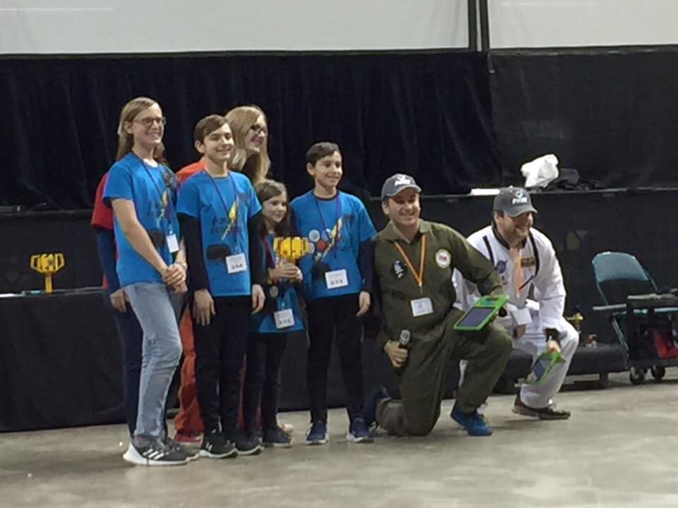 Good luck &amp; safe travels to these amazing Ohio teams competing this weekend @ Razorback Invitational &amp; LEGOLAND International Open! Let’s show our support for QuickBots, Granville Master Builders, 8 to Automate, and Scientific Sorcerers! #omgrobots #makeitloud <a href="/FIRSTweets/">FIRST</a>