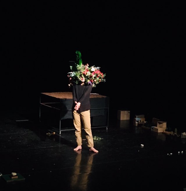 la_minoterie's tweet photo. Sortie de résidence pour Fanny Bouffort. Elle présente pour la première fois une étape de travail de son spectacle en cours d’écriture « L’appel du dehors » inspiré du texte « Lys Martagon » de @sylvain_levey Rencontre avec une soixante d’enfants ! #theatredobjets #jeunepublic https://t.co/x65mc5xyo9