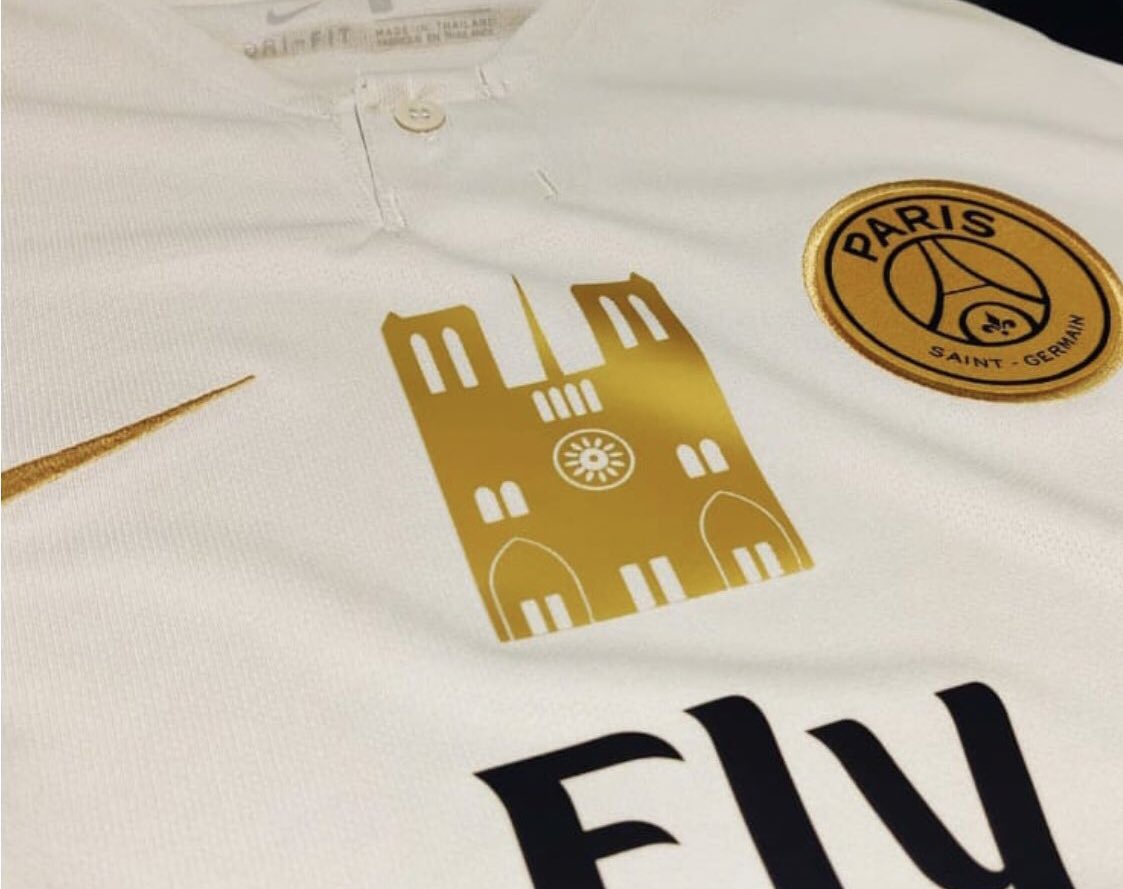lasource75006's tweet photo. 🔴🔵La source parisienne t’offre le maillot collector Notre Dame de nos amis de @FootStore75. Une pièce unique à avoir chez soi. Pour gagner il faut RT ce message et suivre ↙️
- @FootStore75 
- @lasource75006 
Que la chance soit avec vous, TAS la semaine prochaine 🤷🏻‍♂️ 🎁 🎉 https://t.co/Rl7SMDAuZj