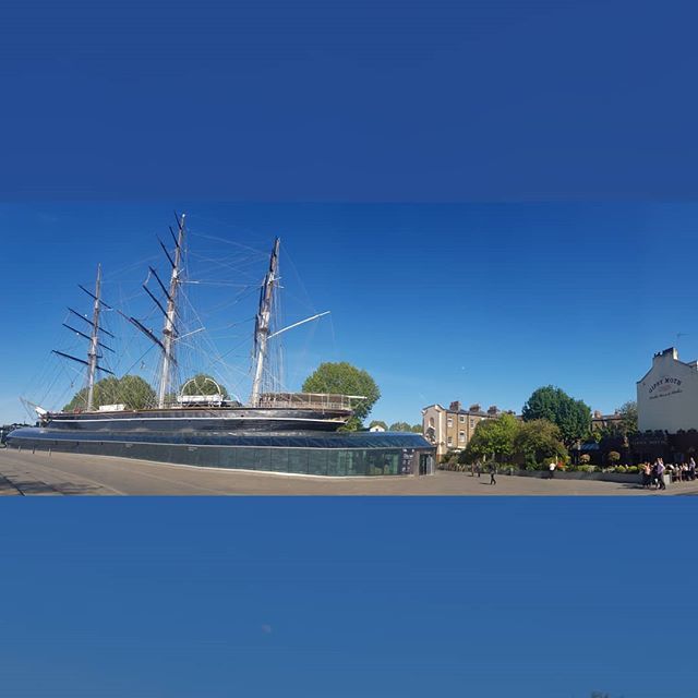 DorianGrimm's tweet image. Went  out with my beautiful @molliekbarbe in Greenwich Park and down into Greenwich yesterday as I enjoyed a day off. With clear sunshine and all the flowers in bloom who could stay wrapped up in bed for once? Haha

#Greenwich #cloudfree #gypsymoth #life… bit.ly/2W8dHSs