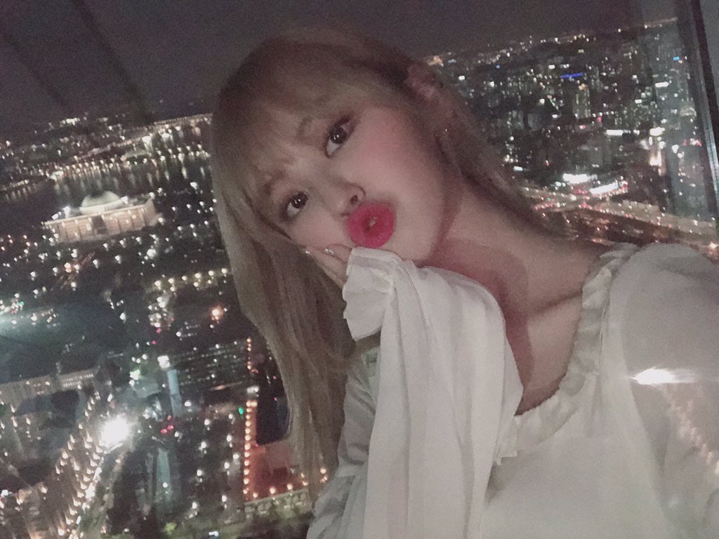 D6mqFwxUEAIqWii.jpg:large