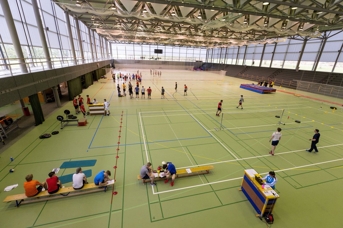 Sie möchten Ihr handwerkliches Geschick in einem sportlichen Umfeld einsetzen? Leisten Sie einen wichtigen Beitrag, dass sich die sportlichen Gäste in Magglingen wohlfühlen! Das Bundesamt für Sport BASPO sucht: Mitarbeiterin oder Mitarbeiter Sporthallen. 
bit.ly/2WElnsR