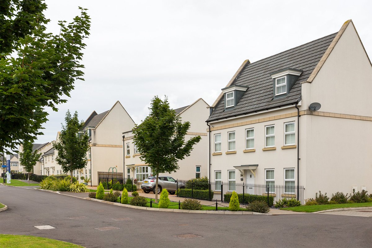 bovishomes's tweet image. Find out more about our Charlton Hayes location near Bristol. With a range of two, three and four bedroom homes available, the new community is ideal for first-time buyers, families and #downsizers. Find out more: bit.ly/2w10Kvm #NewHomesWeek