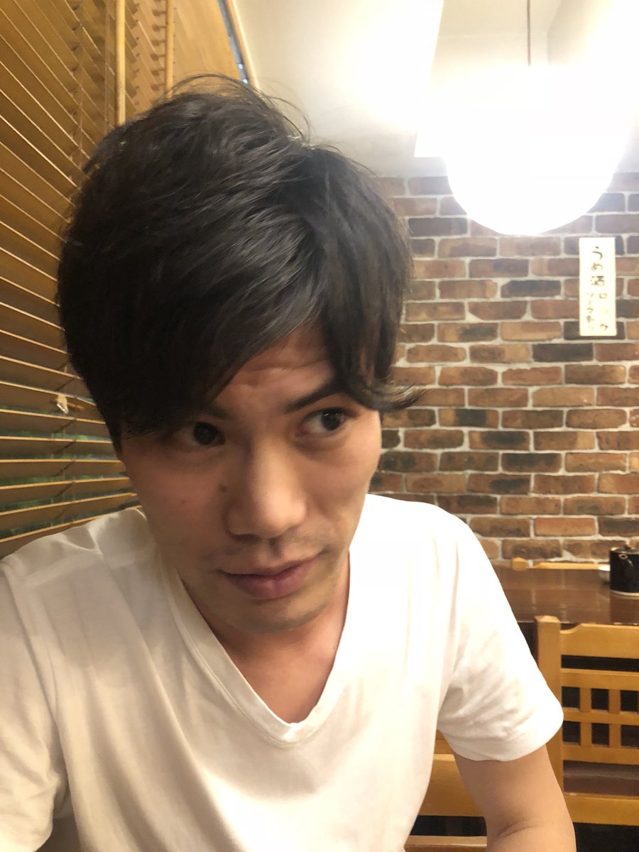 tamami831's tweet photo. 旦那さんと話してるなうなんだけど、前髪の寝癖気になりすぎて話が全然入ってこんわ https://t.co/qkFOdYTrQX