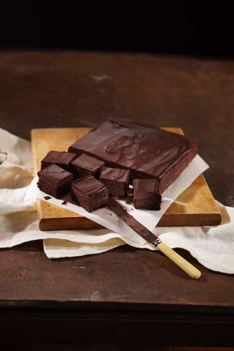 MinasPurely's tweet photo. Looking to make delicious #desserts?!  Look no further than Mina’s Purely Divine Mixes (all purpose and chocolate cake)!!! https://t.co/9ZG3K5oHqc