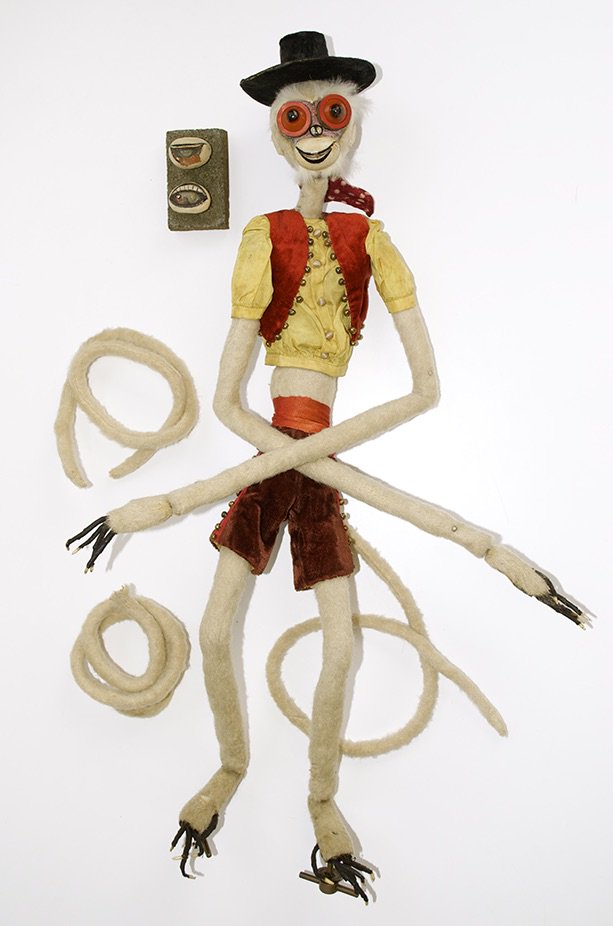 ngataonga's tweet photo. What's our secret? We have the puppet from Len Lye's 'Peanut Vendor' in our collection. Made by Lye, it comes with 5 different tails and 50 mouths to convey singing. #MuseumWeek #SecretMW

Image: Stills Collection. Courtesy of the Len Lye Foundation.
https://t.co/LSTiaEWZVd https://t.co/e23fOlXCdD