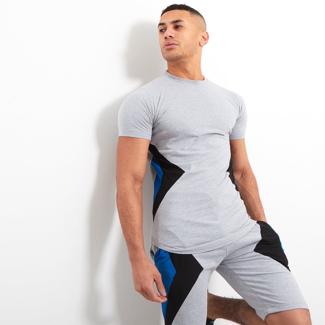 justyouroutfit's tweet image. Boss the warm weather with our geo panel short sets, available now. 👌

👉 ow.ly/xV2q50ucJnn 

#shortset #summerstyle #menswear #justyouroutfit #justyouroutfitman