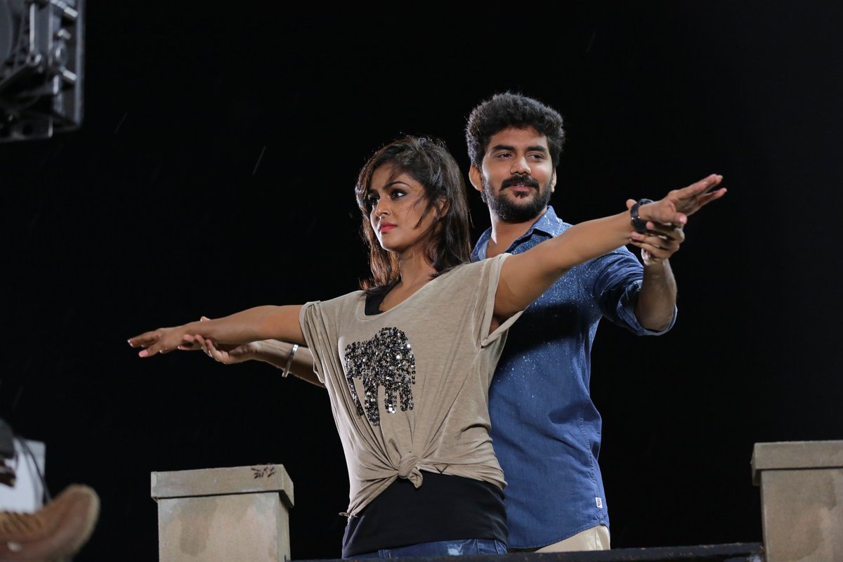 vtv24x7's tweet photo. #NatpunaEnnanuTheriyuma Movie Stills
#NETfromMay17
@Actor_kaviin @nambessan_ramya @Arunrajakamaraj @rajuactor91 @dharankumar_c @lightson_media @onlynikil @LIBRAProduc @ClapBoardPr @trendmusicsouth #kavin #RamyaNambeesan https://t.co/IwBM87aihP