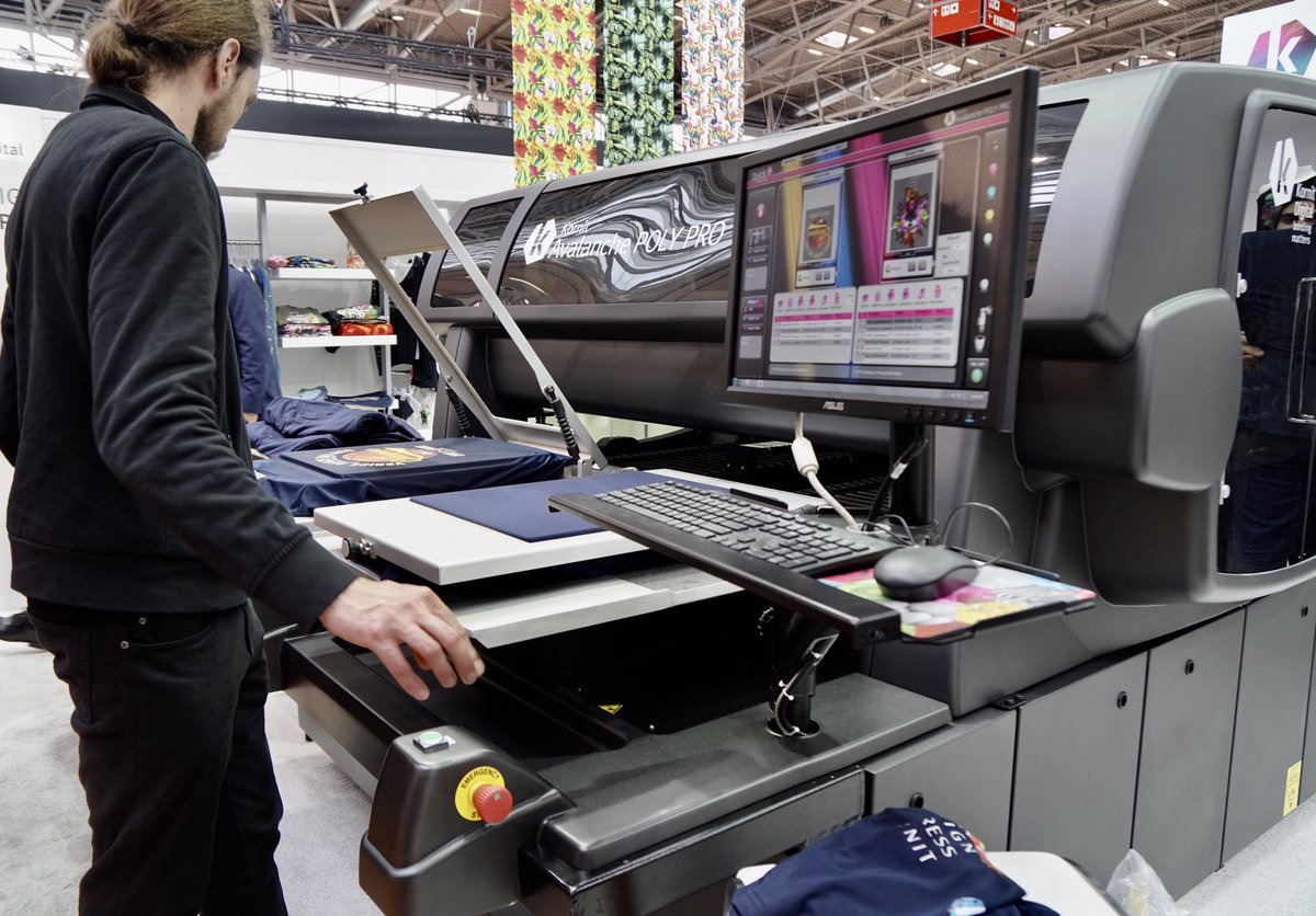 kornitdigital's tweet photo. Day 2 at #FESPA2019. Visit us in Hall B6 at Booth A13 and see many of our systems in action! #kornitatlas #stormhd6 #avalanchepolypro https://t.co/u8yOW2HY4v