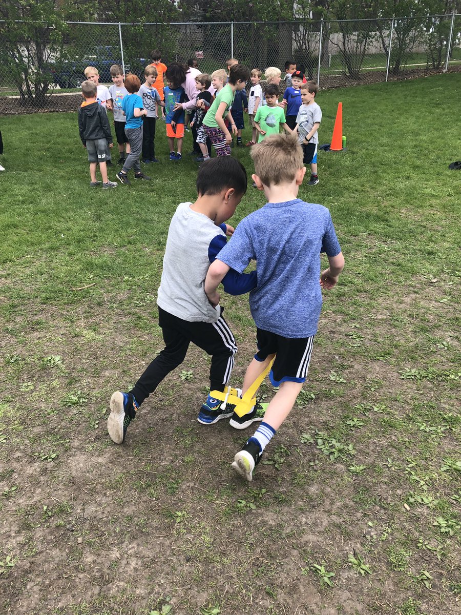 ms_kahookele's tweet photo. K-2 Track and Field day was a success!! Check out these happy faces💛✨ #FolwellPride https://t.co/KPN96N5S7I