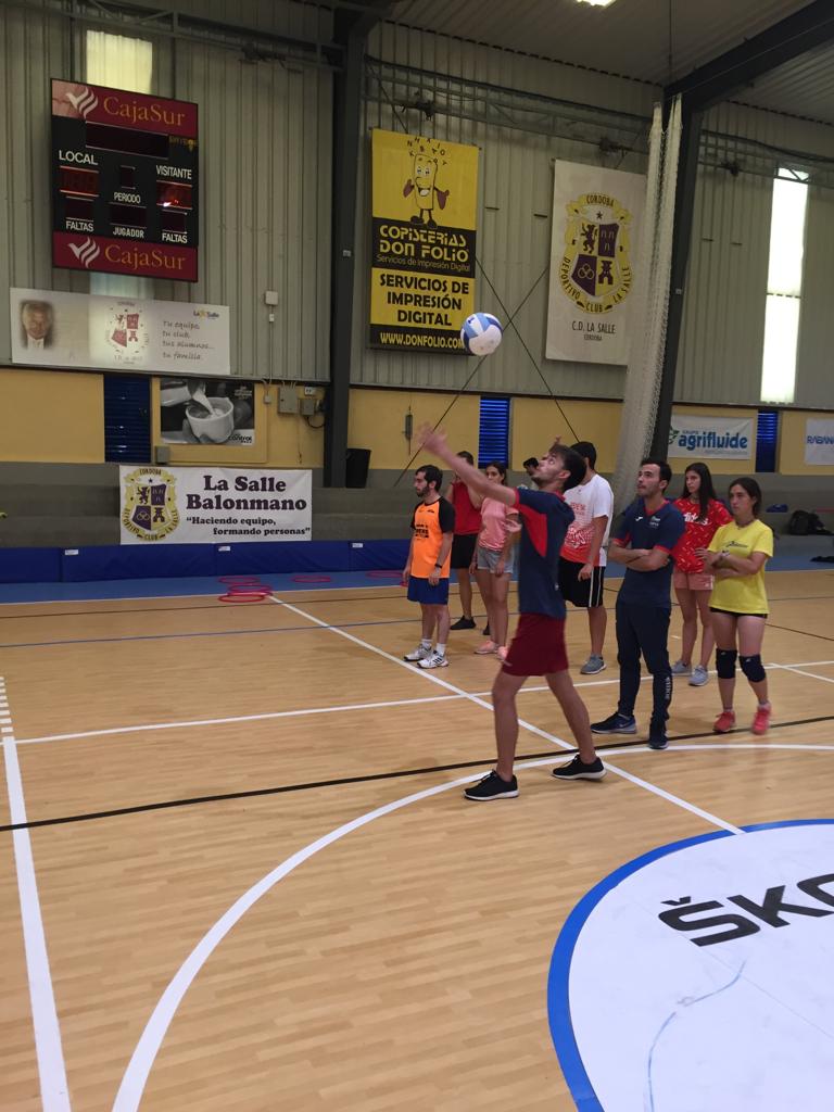 CEI_Tartessos's tweet photo. #voleibol #ActividadesFísicoDeportivasEnEquipo #GSTEAS #GSTAFAD @CDLaSalleCrdoba @CEI_Tartessos @centrostafad https://t.co/kDhEZYzvNb