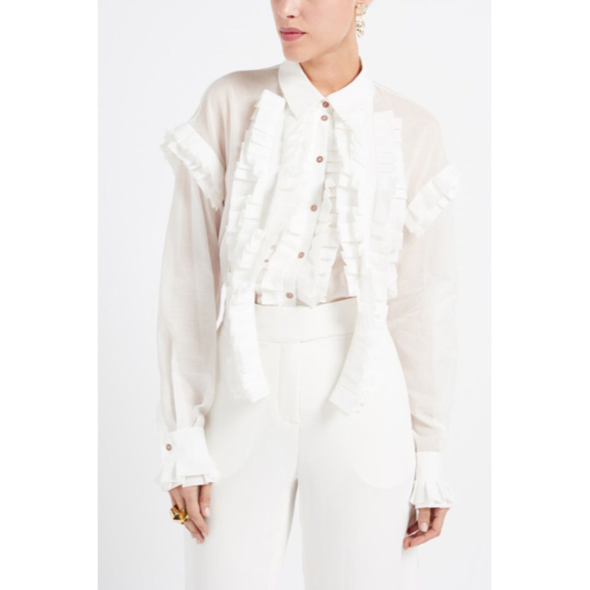 Style the feminine and flawless Jesse Ruffle Scarf Shirt and Greten White Cady Trousers to complete this crisp and fresh SS19 outfit > bit.ly/2VwERPp